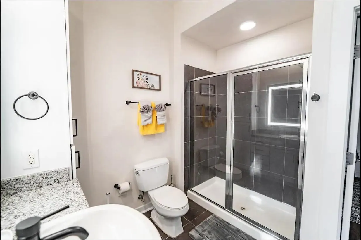 Luxury Apartment Uptown Wi-Fi Gym Pool Shops Food! Apt 228 Charlotte