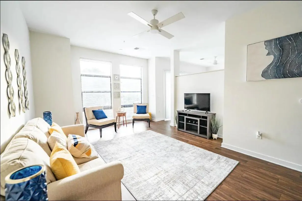 Luxury Apartment Uptown Wi-Fi Gym Pool Shops Food! Apt 228 Charlotte