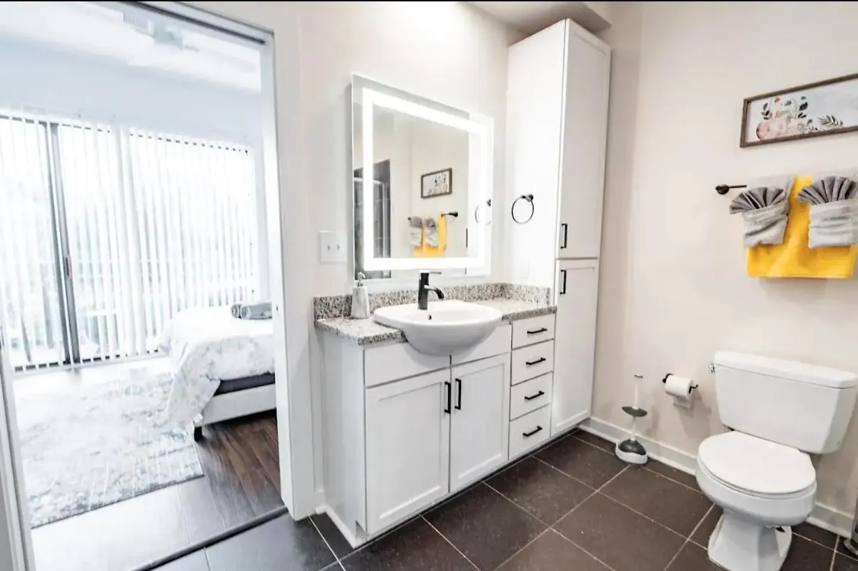 Luxury Apartment Uptown Wi-Fi Gym Pool Shops Food! Apt 228 Charlotte