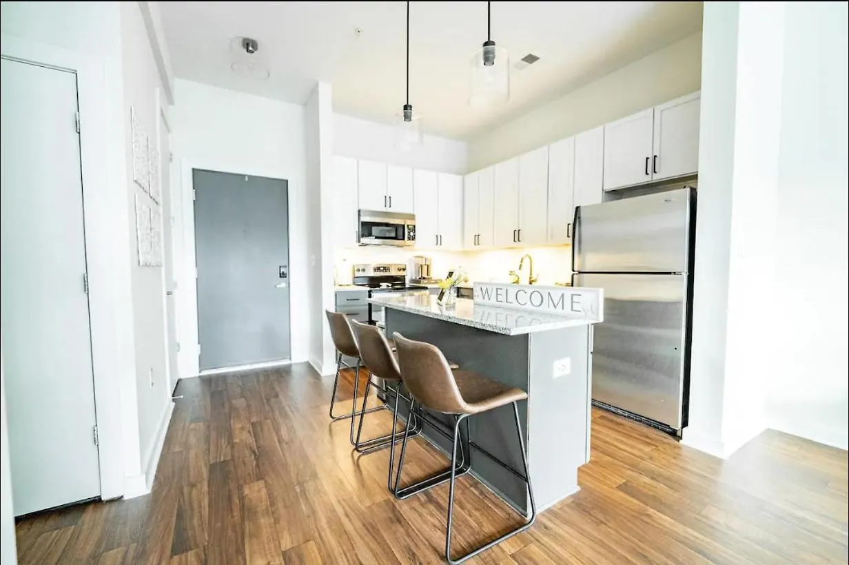 Luxury Apartment Uptown Wi-Fi Gym Pool Shops Food! Apt 228 Charlotte 0*,  Amerikai Egyesült Államok