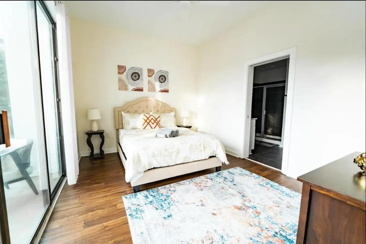 Luxury Apartment Uptown Wi-Fi Gym Pool Shops Food! Apt 228 Charlotte