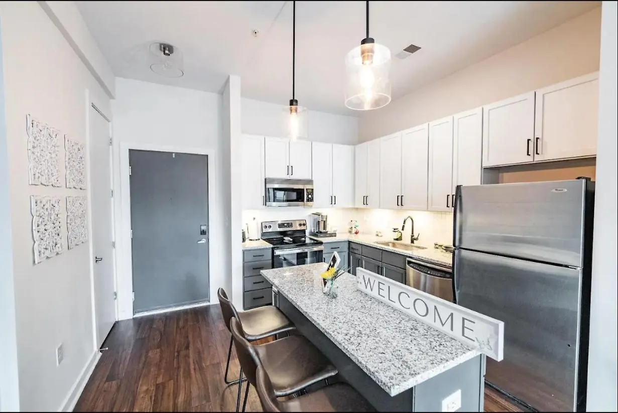 Luxury Apartment Uptown Wi-Fi Gym Pool Shops Food! Apt 228 Charlotte