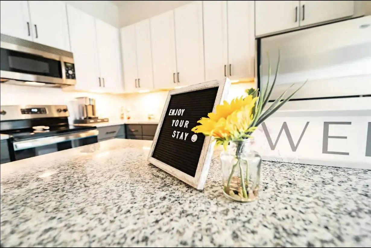 Luxury Apartment Uptown Wi-Fi Gym Pool Shops Food! Apt 228 Charlotte